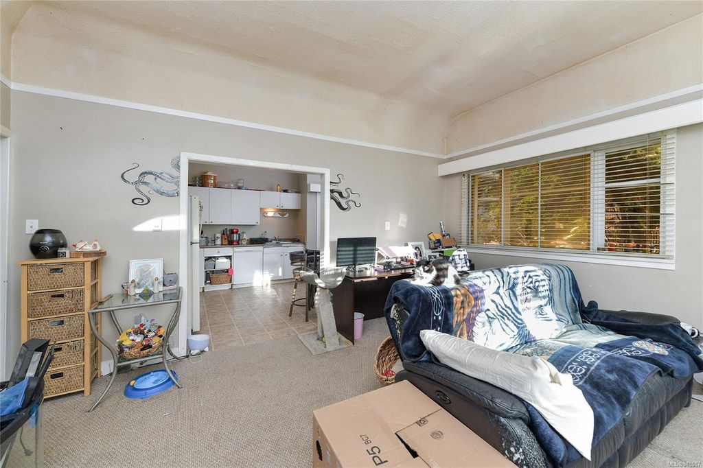 listing image 16044447706523479594