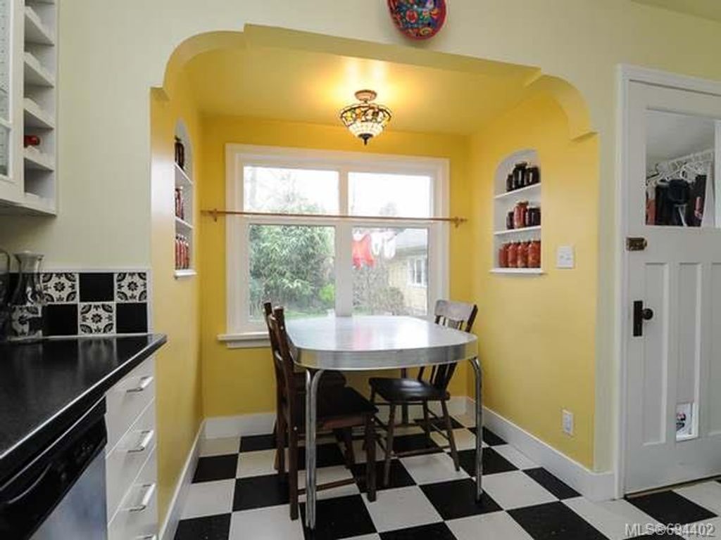 listing image 16044880508486005201