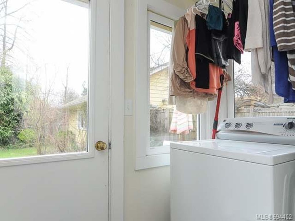 listing image 16044186770860769141