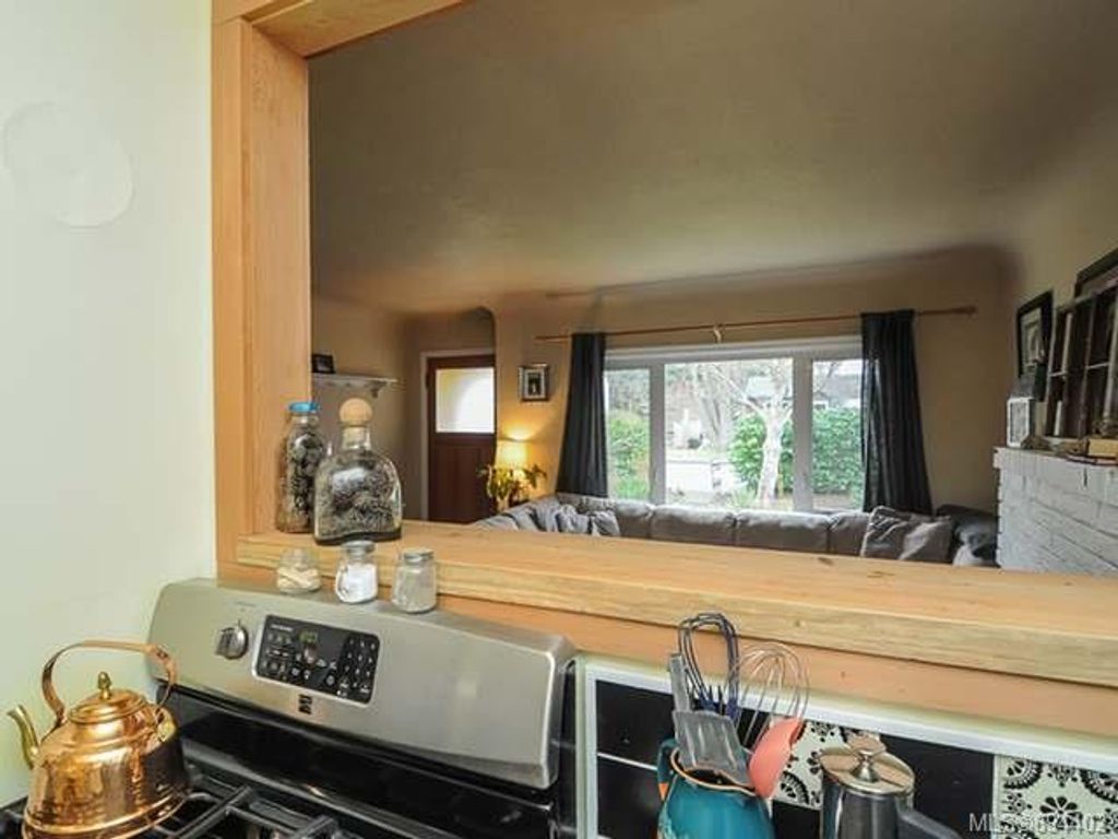 listing image 16047459757879299134