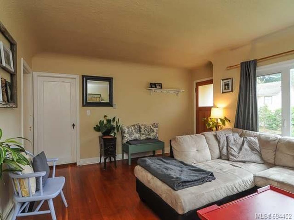 listing image 16043809726946272551