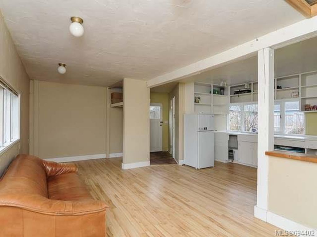 listing image 16044293919169682912