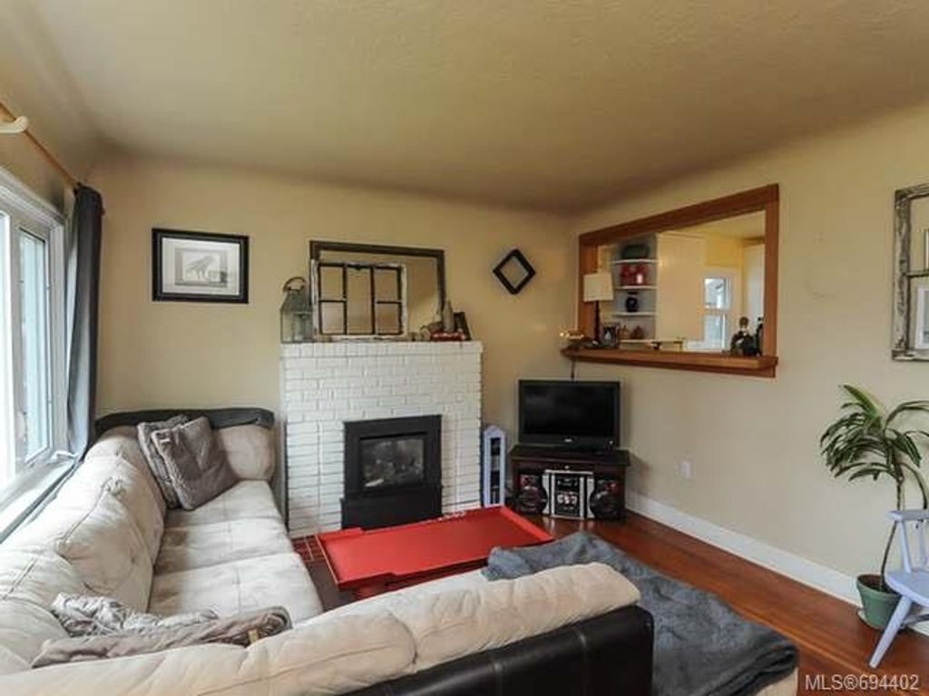 listing image 16046417537515943828