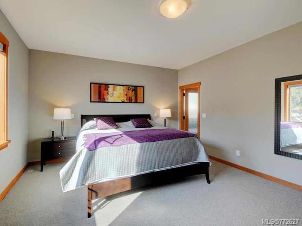 listing image 16040839354677156590