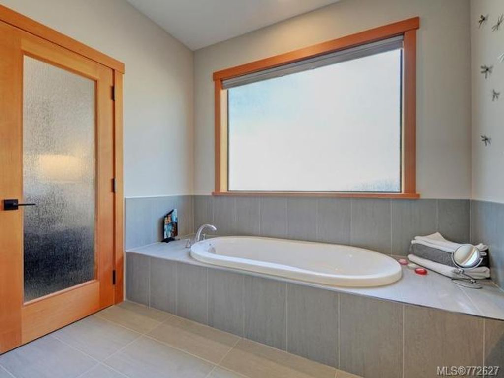 listing image 16047366362081149954