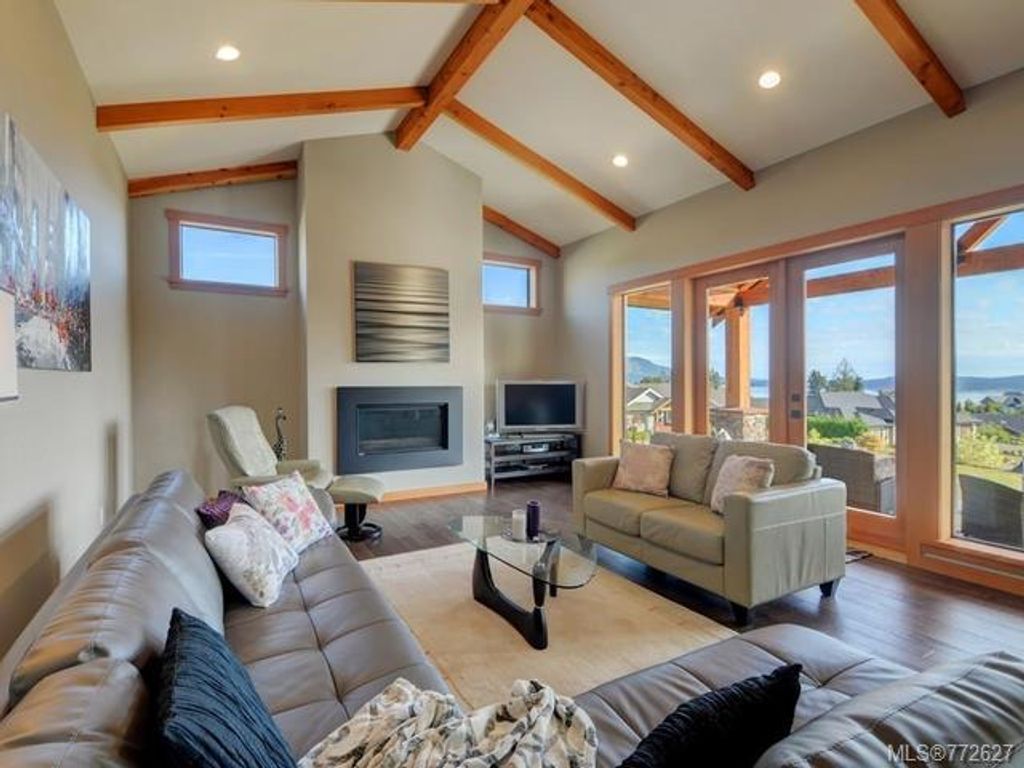 listing image 16045109162895343712