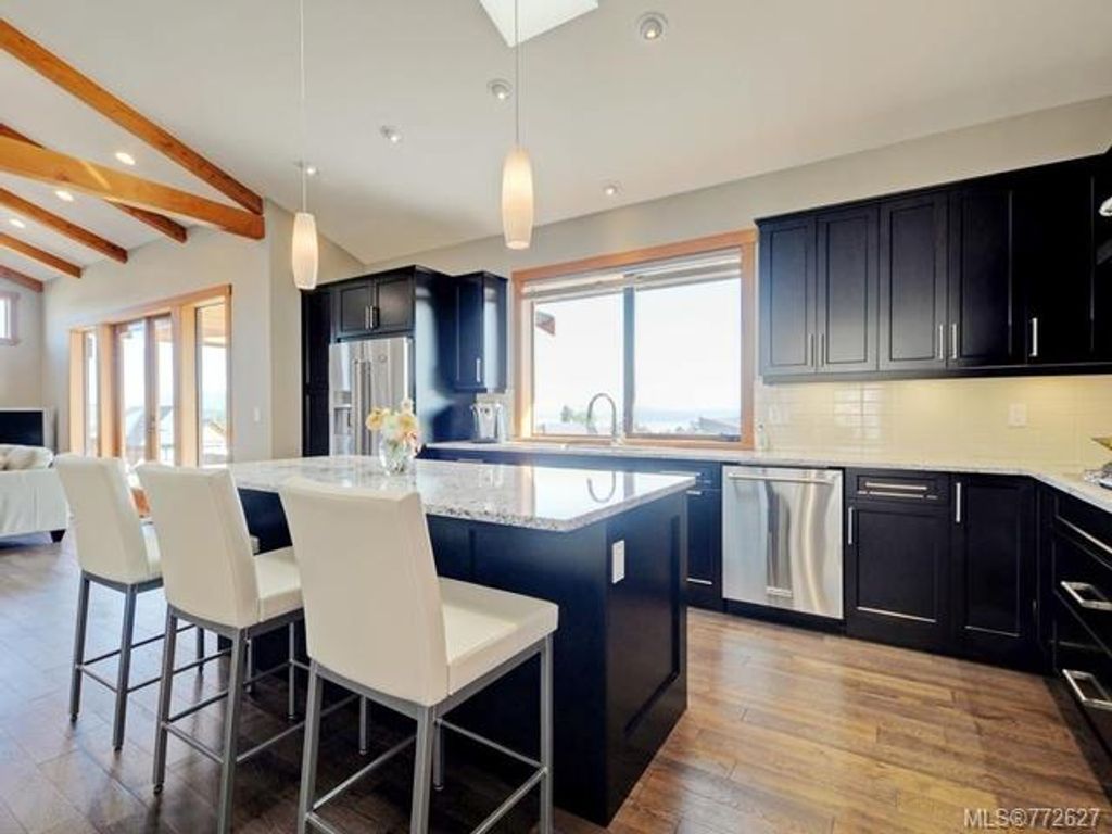 listing image 16040986439459988704