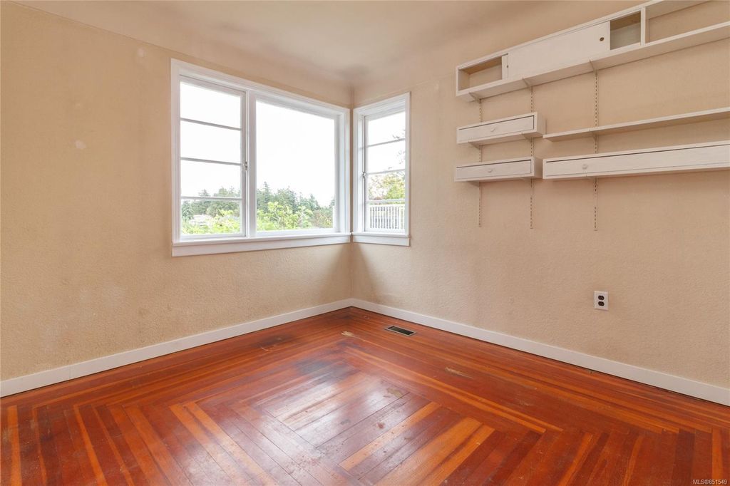 listing image 16041706463481