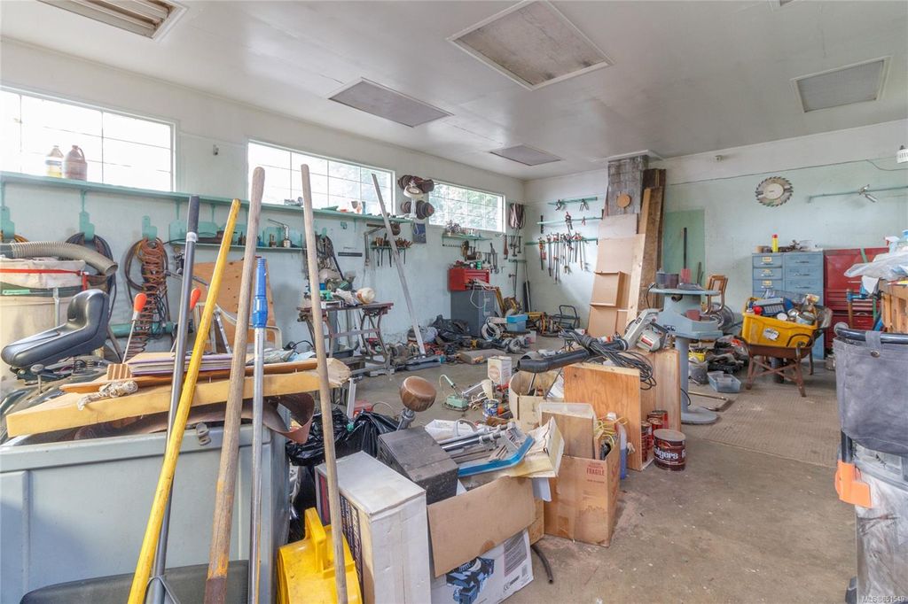 listing image 16043360544465