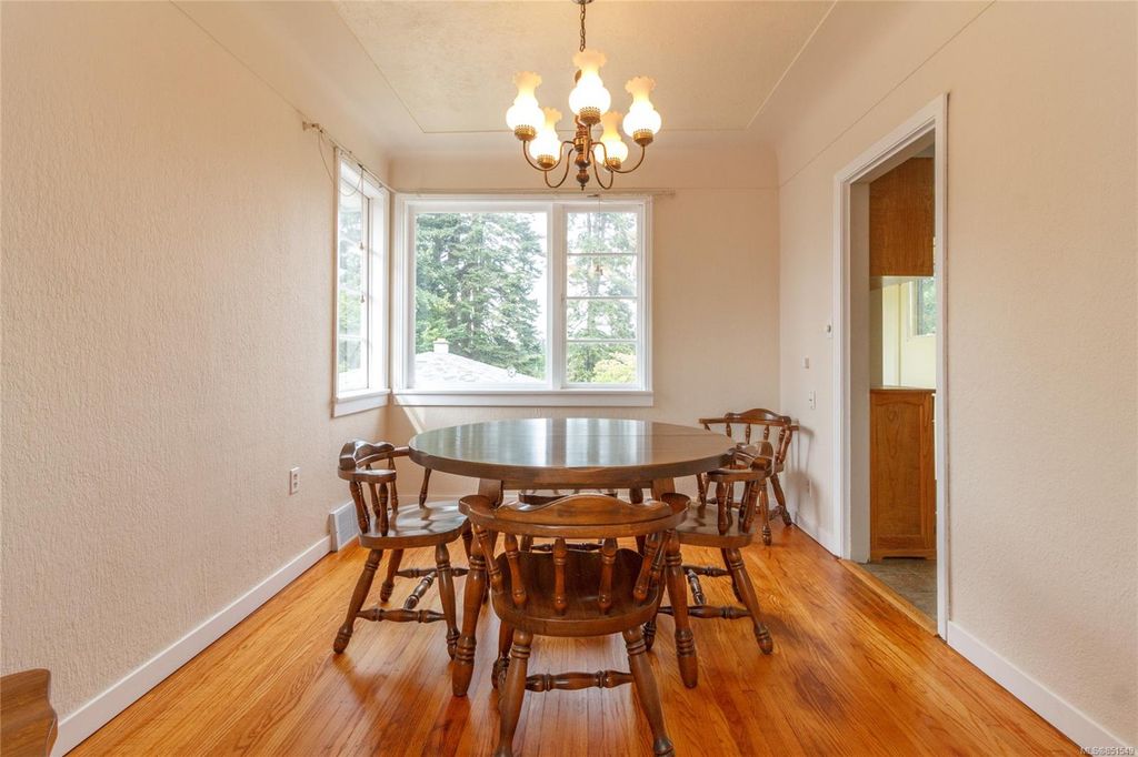 listing image 16043411506645