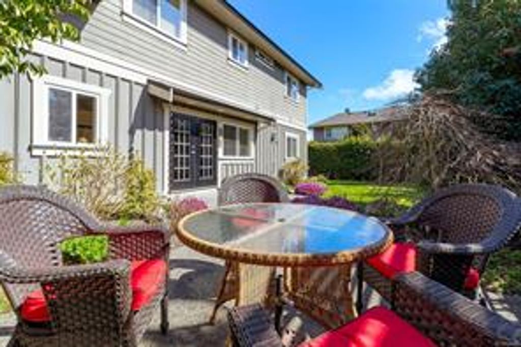 listing image 16048872465698377973