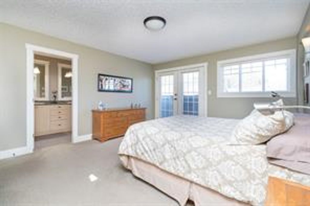 listing image 16048795623020273290