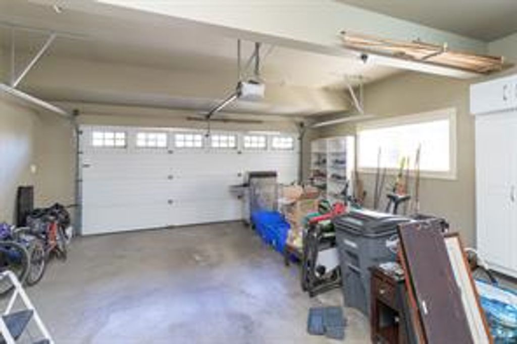 listing image 16044737166961684366