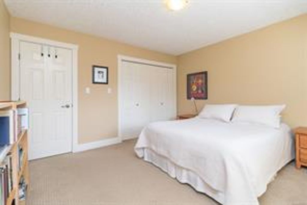 listing image 16045427253452624172