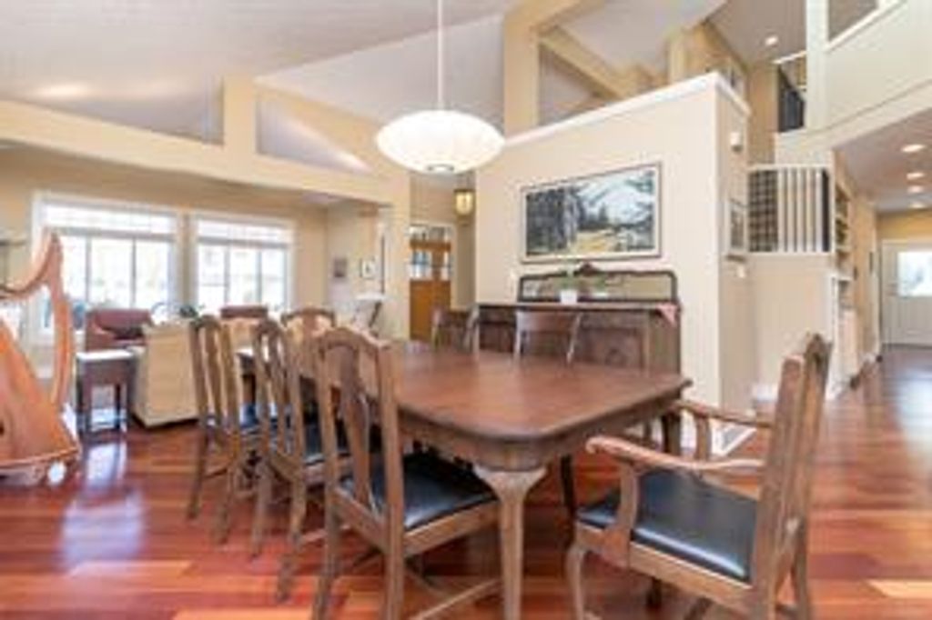 listing image 16046975980089262249