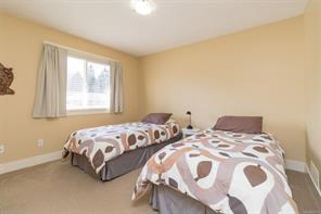 listing image 16043369705742920085