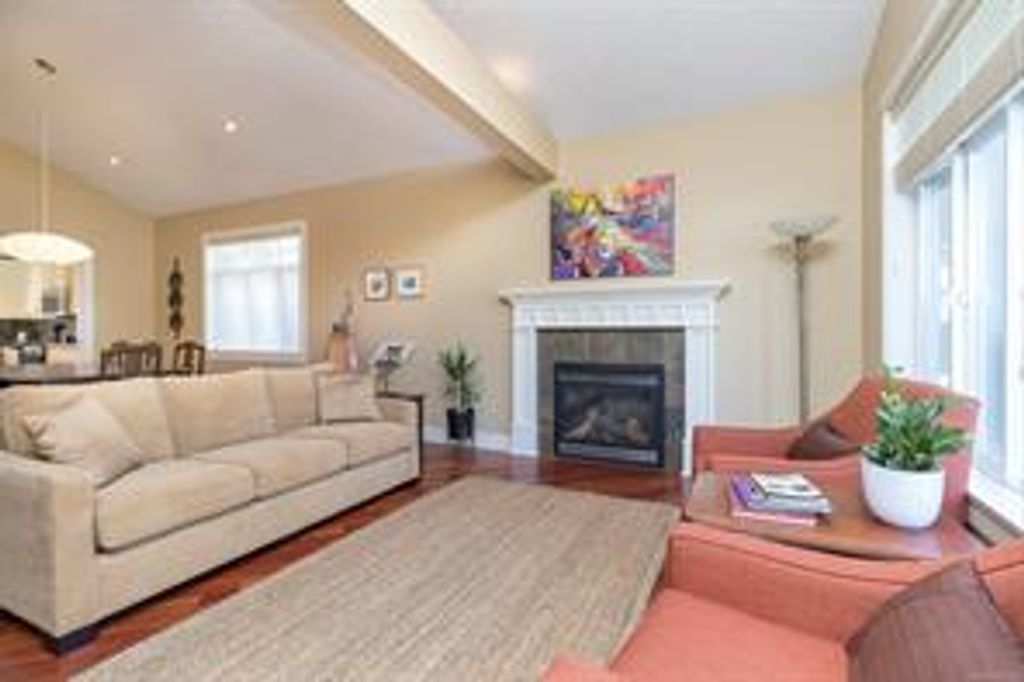 listing image 16040559259786408155