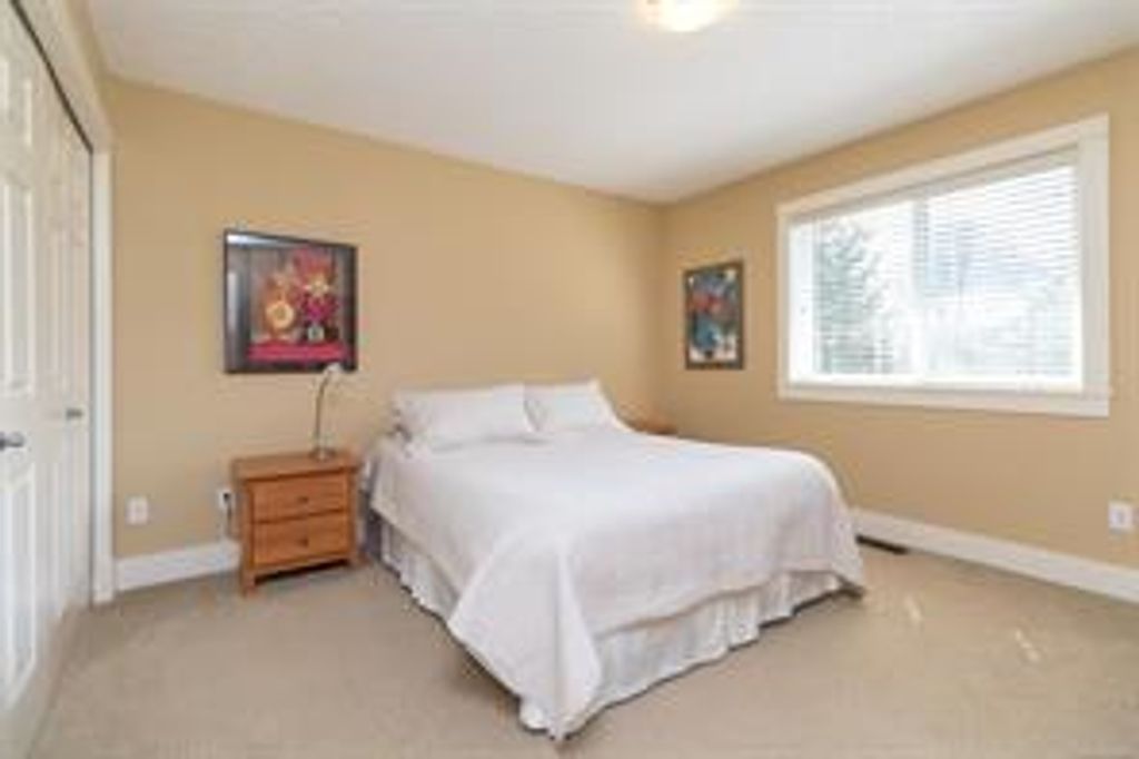listing image 16047775724763455781