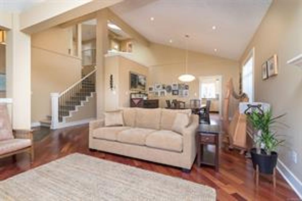 listing image 16048527487129420099