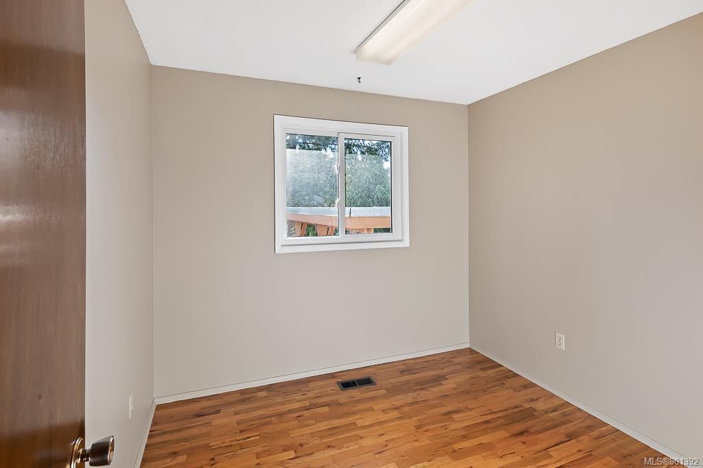 listing image 16046668325790201632