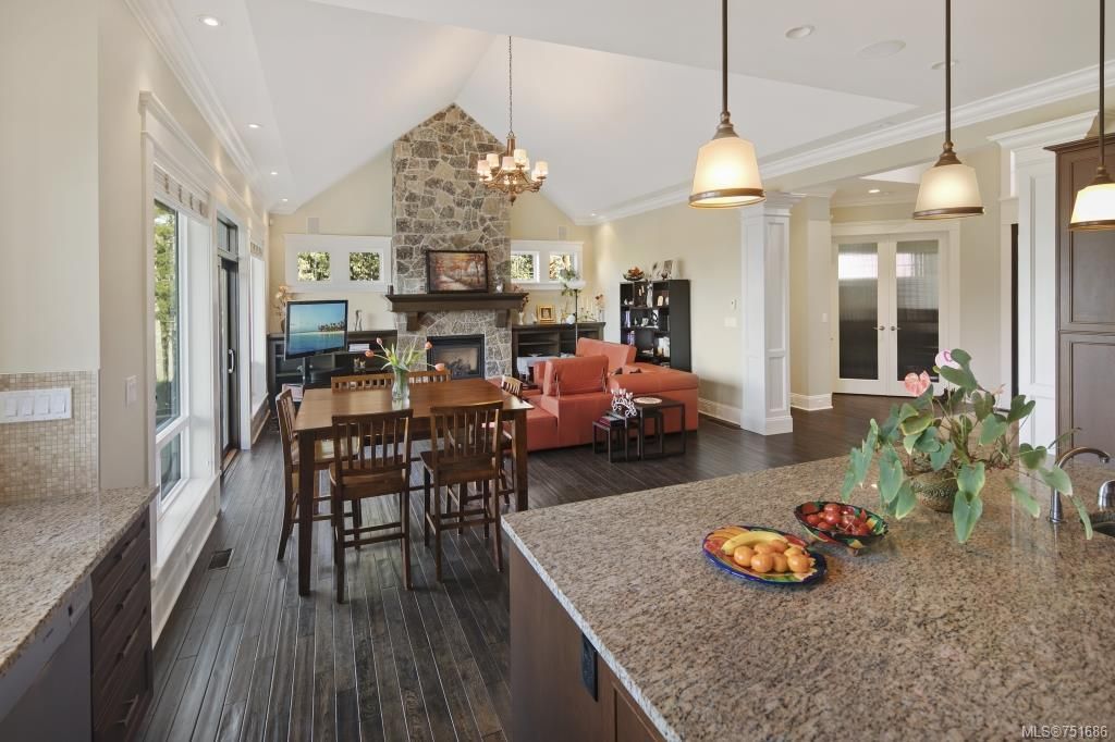 listing image 16049813292923976050