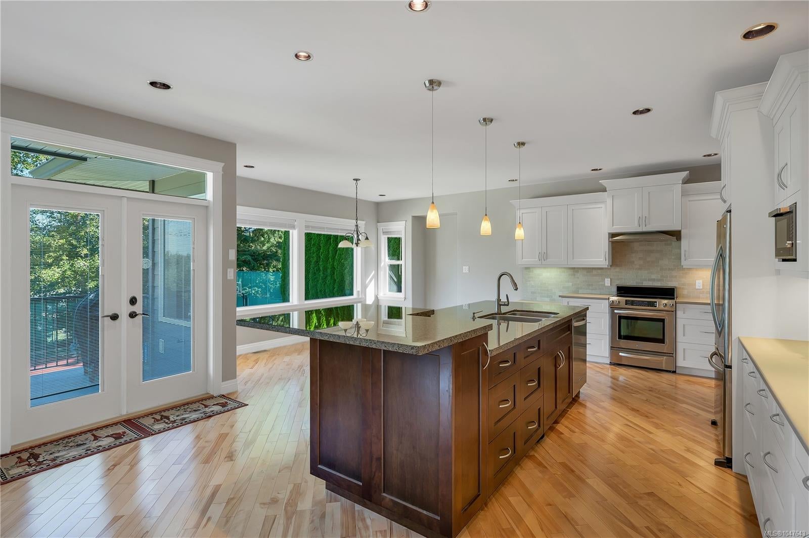 830 Pinecrest Rd