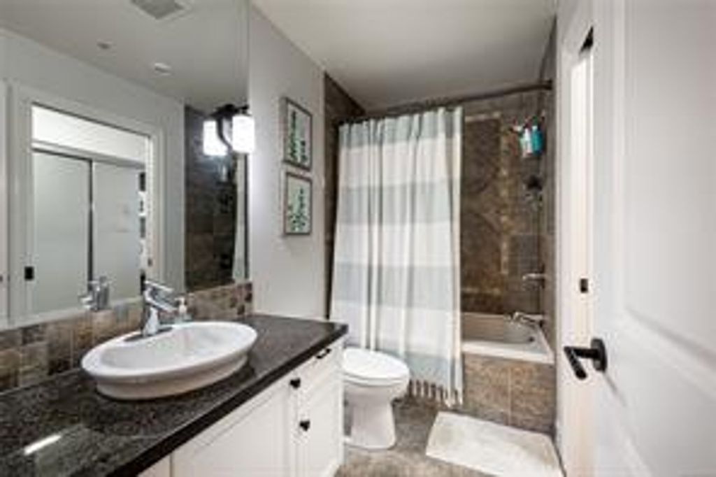 listing image 16043900494944