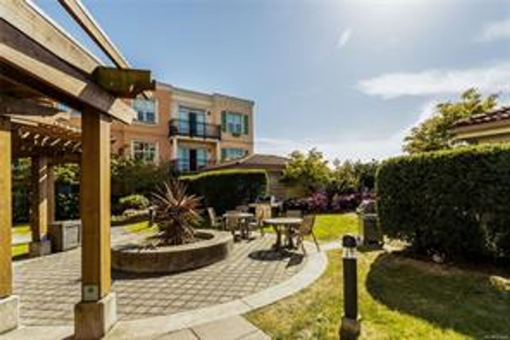 listing image 16043509669645