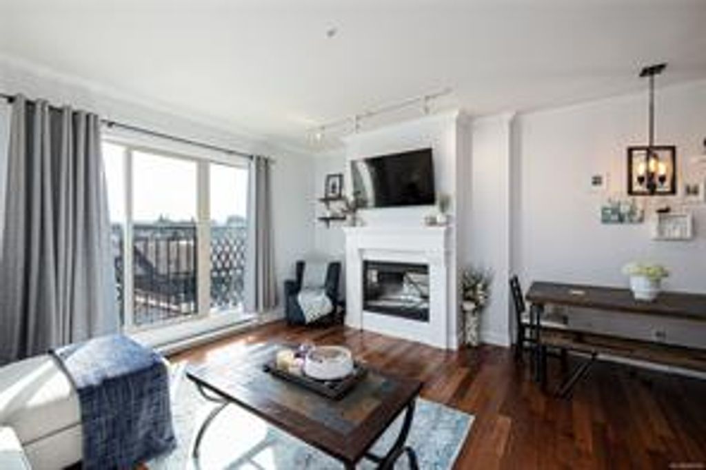 listing image 160478325176