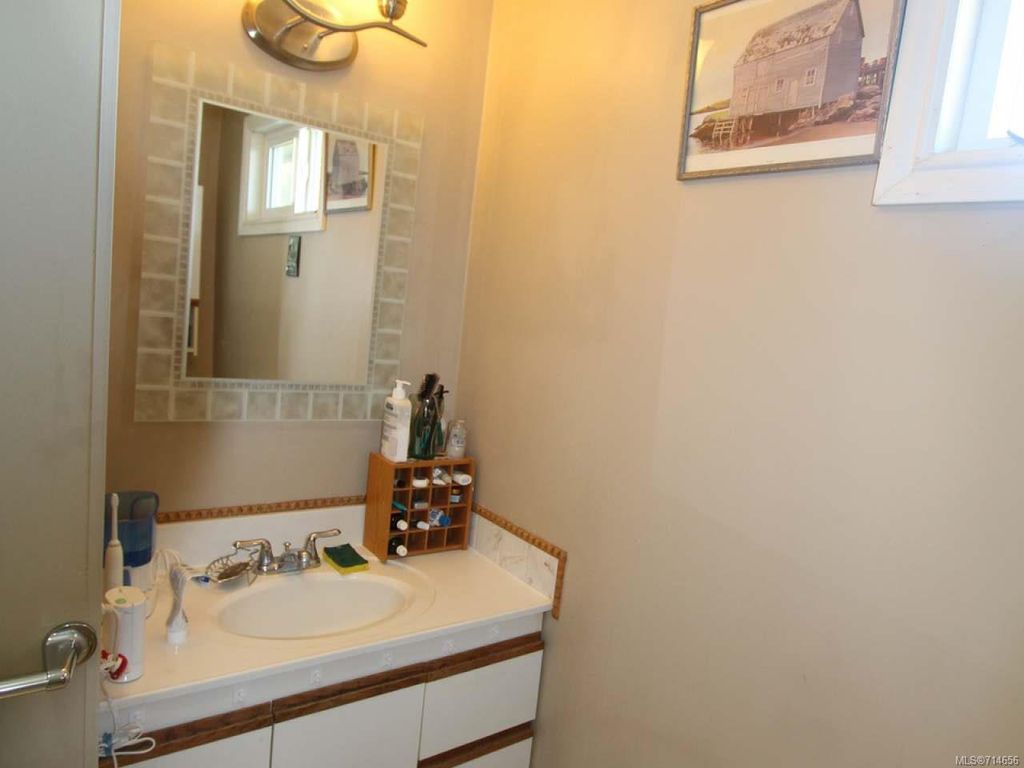 listing image 16045394930372742732