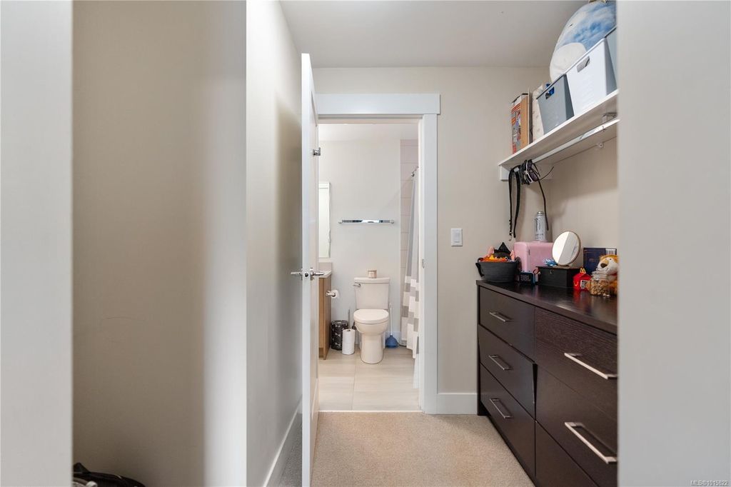 listing image 16045929444504957489