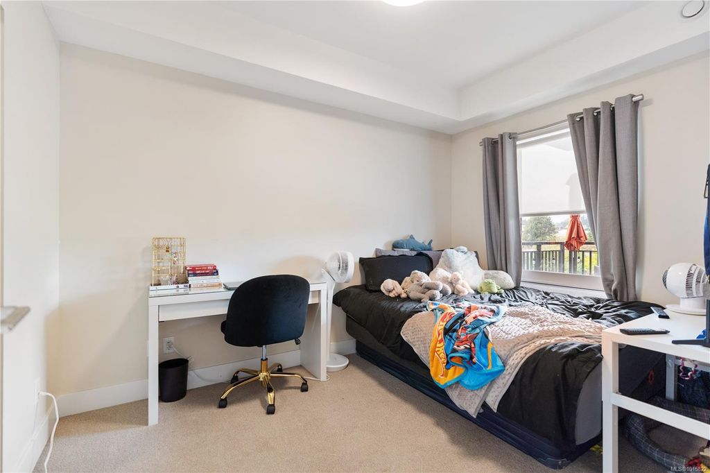 listing image 16049417143831581217