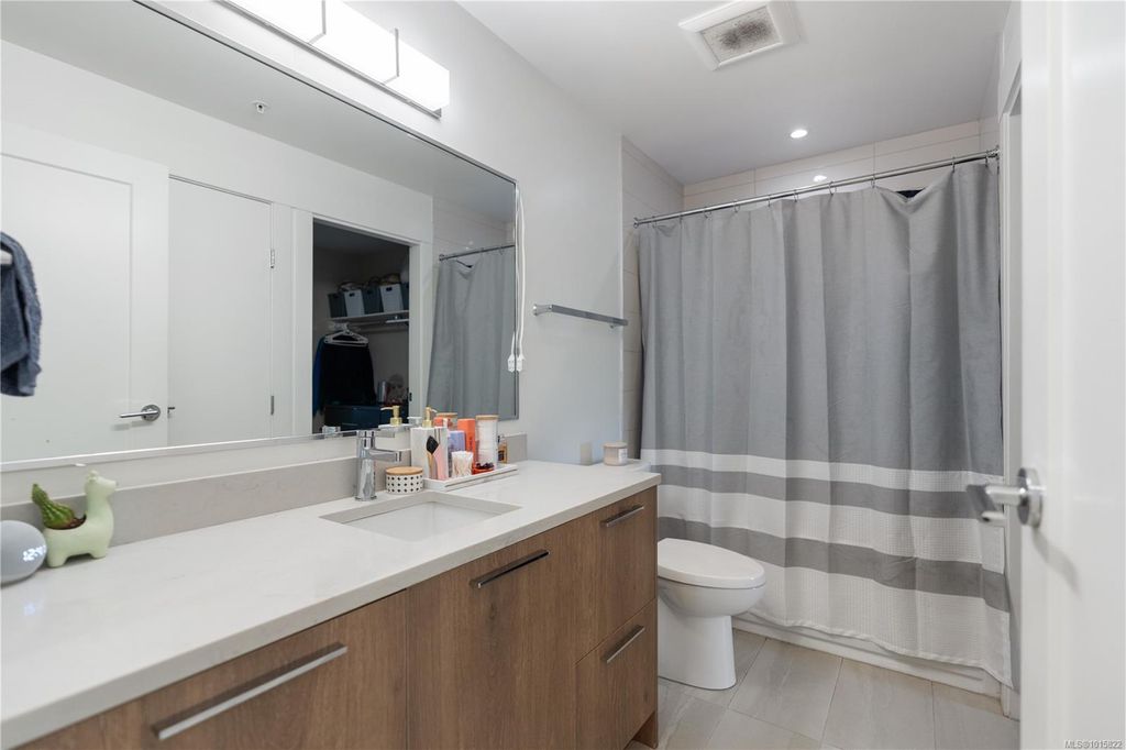 listing image 16044580636391018878