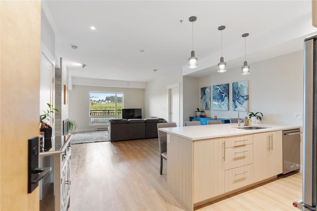 listing image 16040484904060447486