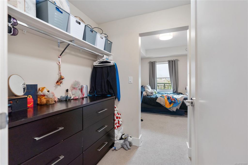 listing image 16042174784263735616