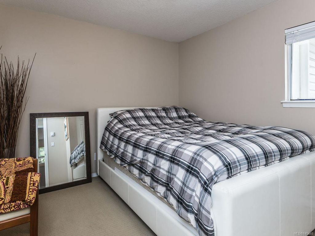 listing image 16047936886224442124