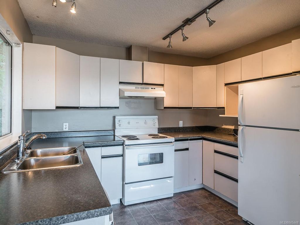 listing image 16043198179260811494