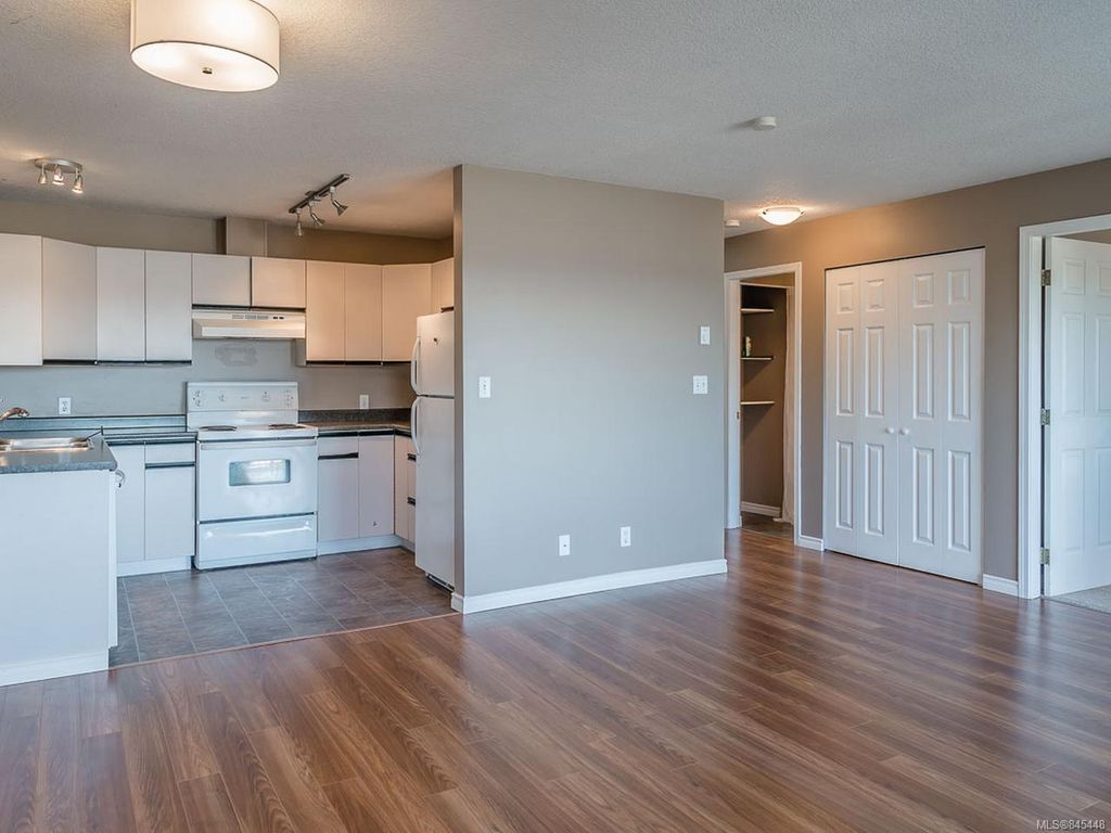 listing image 16046069419192552471