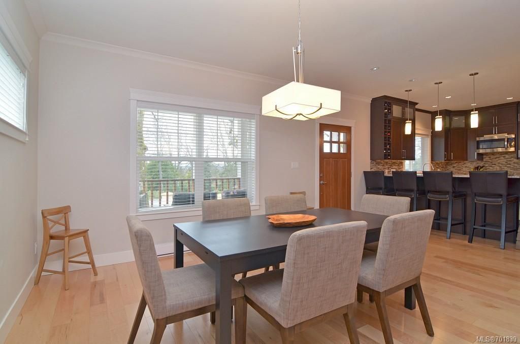 listing image 16049355819634699508