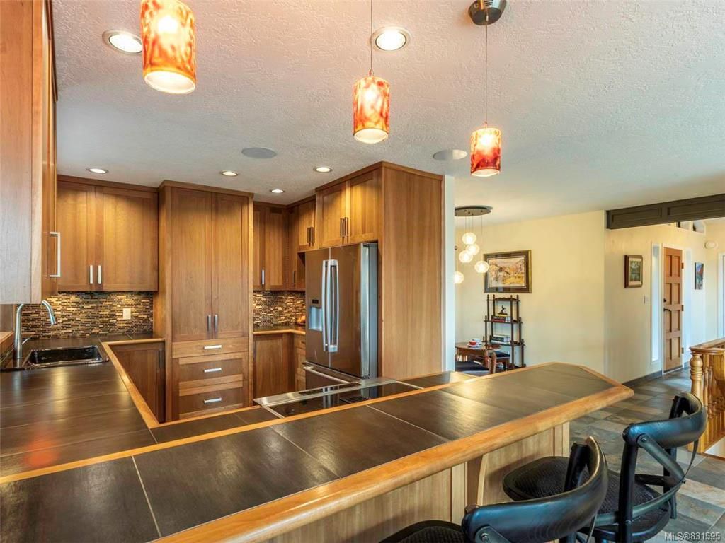 listing image 16044223734695