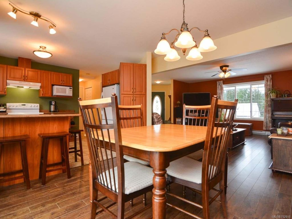 listing image 16043963210542718468