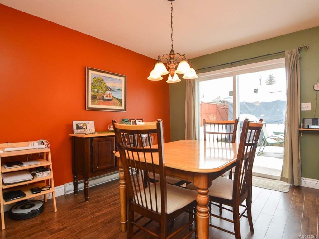 listing image 16048097675854024653