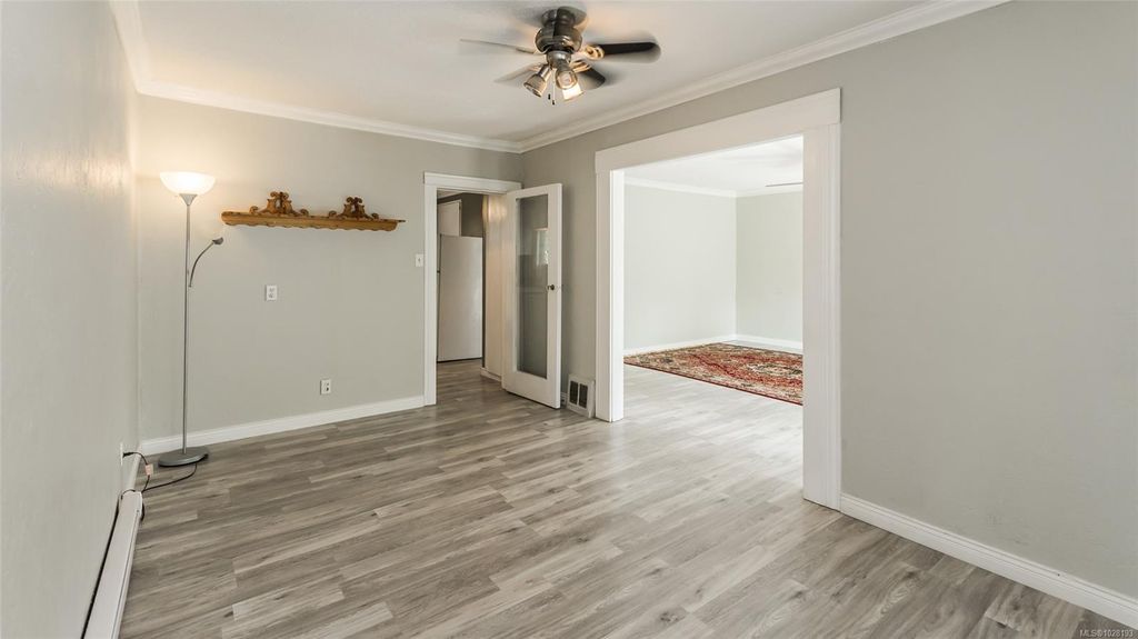 listing image 16040355533184922827