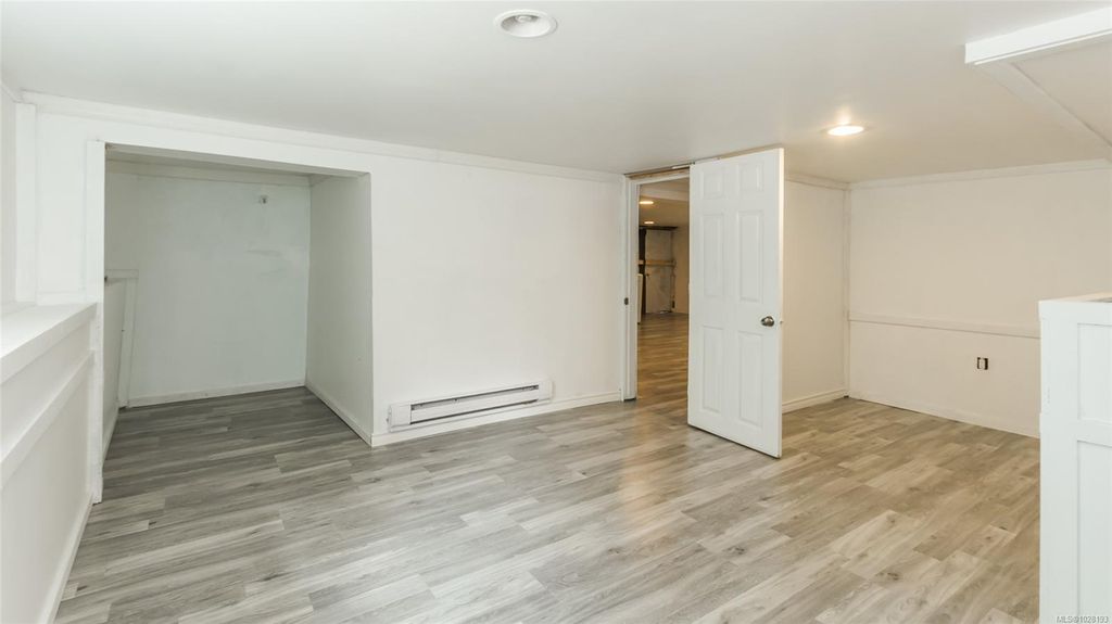 listing image 16049994244015751850