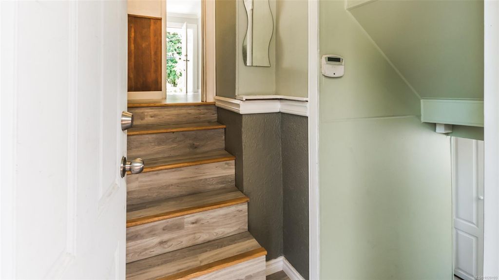 listing image 16049264322146567170