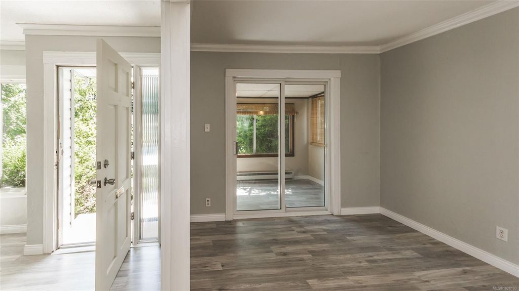 listing image 16043799001749584525