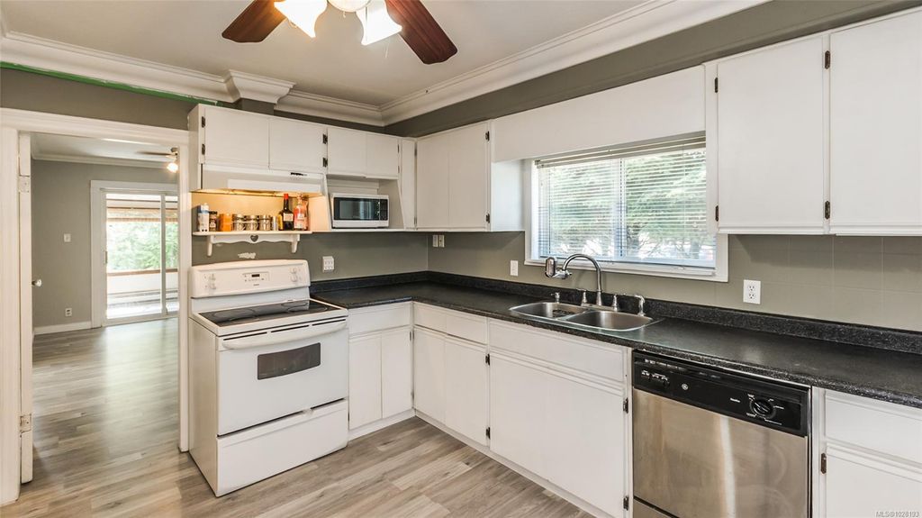 listing image 16040782897994776703