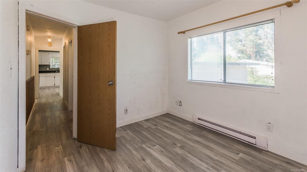 listing image 16042878015372496448