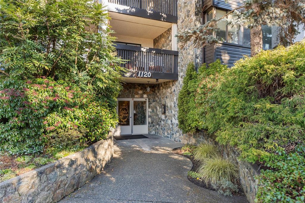listing image 16041035896460887529
