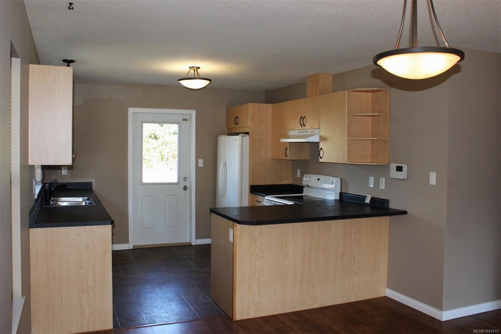 3381 Coniston Cres